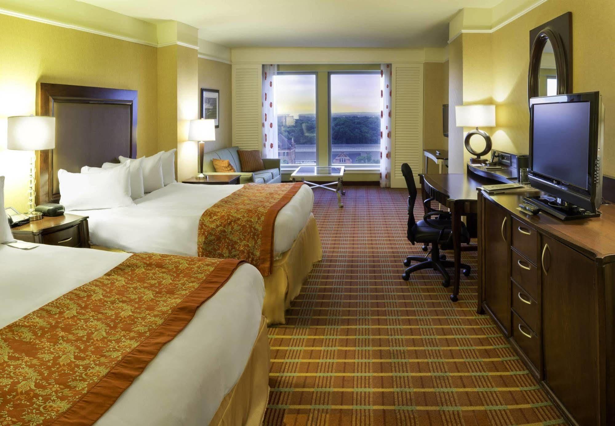Renaissance Montgomery Hotel & Spa At The Convention Center Dış mekan fotoğraf