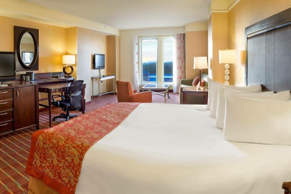 Renaissance Montgomery Hotel & Spa At The Convention Center Dış mekan fotoğraf
